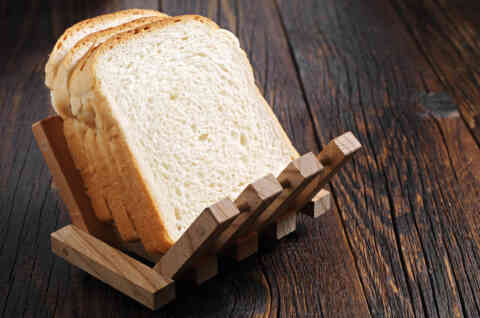 Slices of toast bread 500018454 1259x836