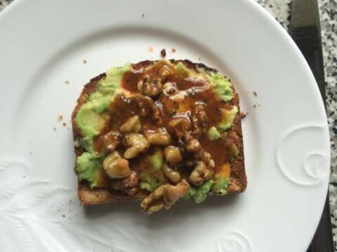 Avo walnut salsa