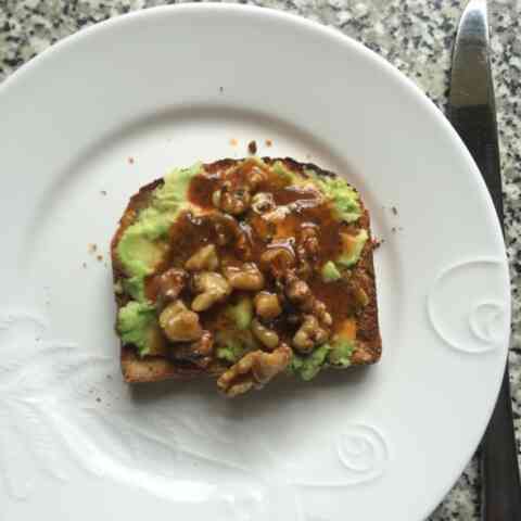 Avo walnut salsa