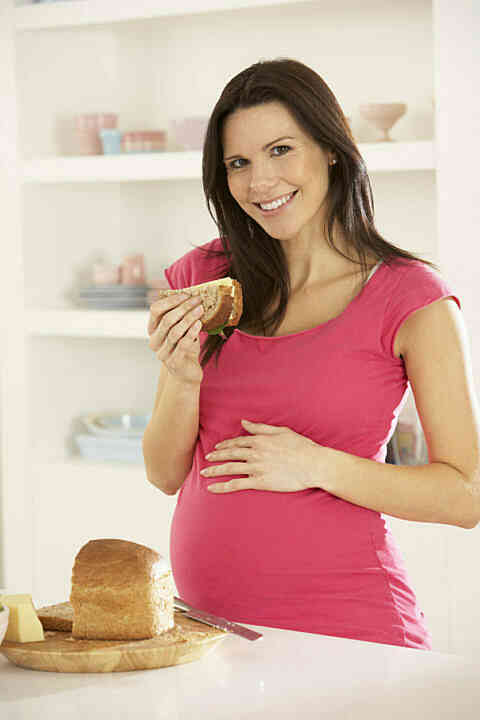 Preganant woman bread 480x720