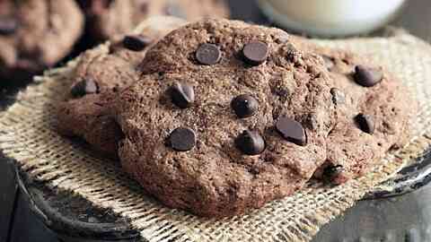 Baking mad Simple Choc Chip Cookies Header