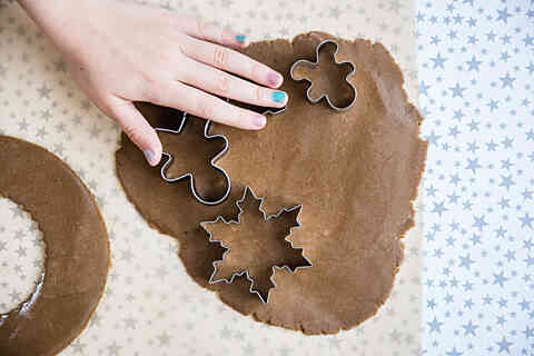 Gingerbread wreath step 11
