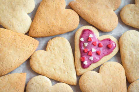 Heart shaped cookies 663949156 1258x838