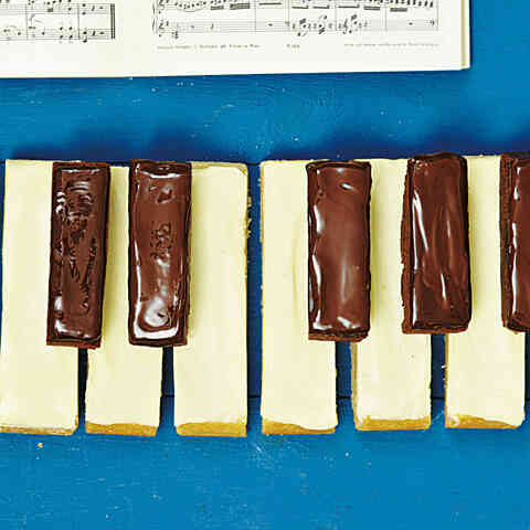 Frances quinn chocolate shortbread square 720x720