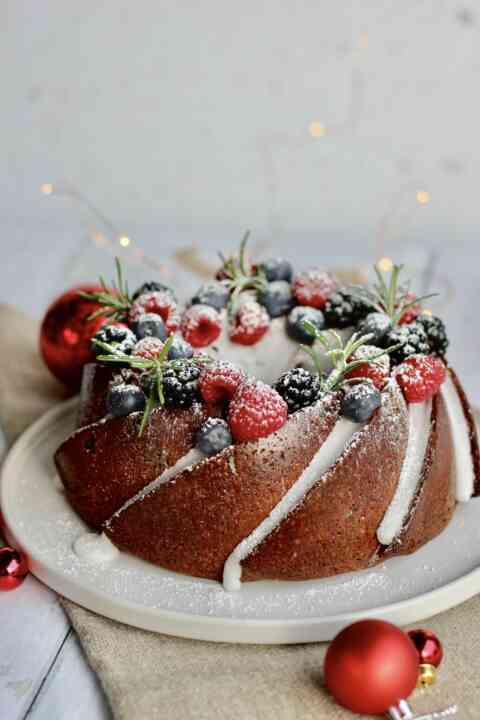 Christmas wreath bundt cake 2