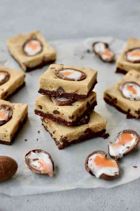 Creme Egg Brookie Traybake 3 1024x1536
